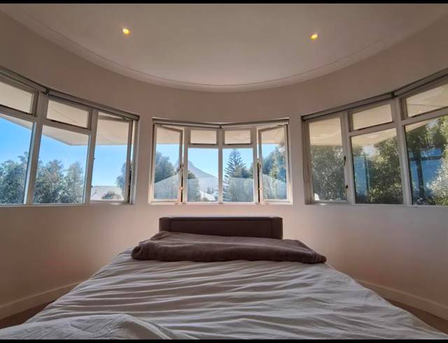 2 BEDROOM PROPERTY TO RENT IN CAMPS BAY